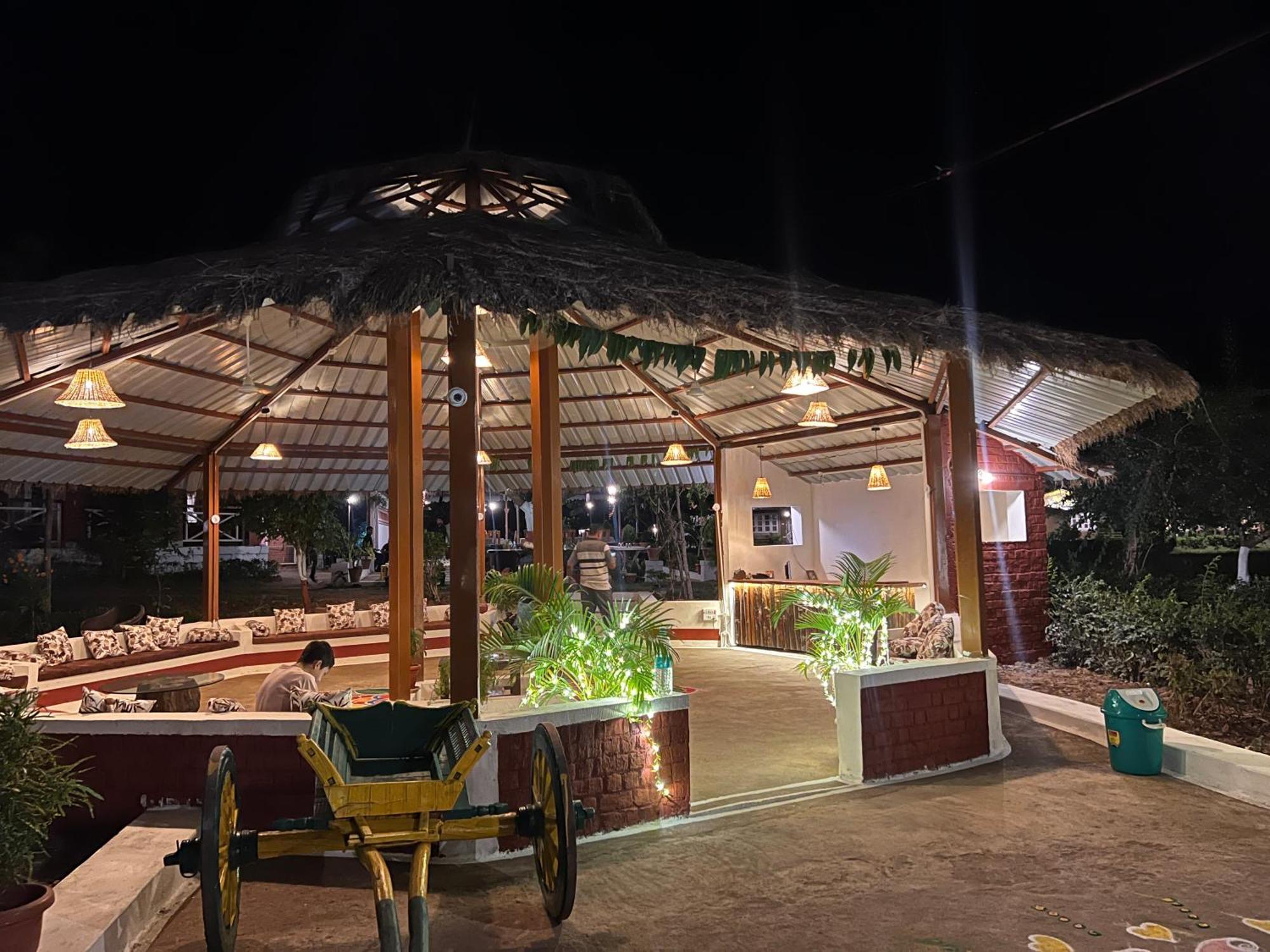 Wow Stayz2 Pachmarhi Foothill Cottages 외부 사진