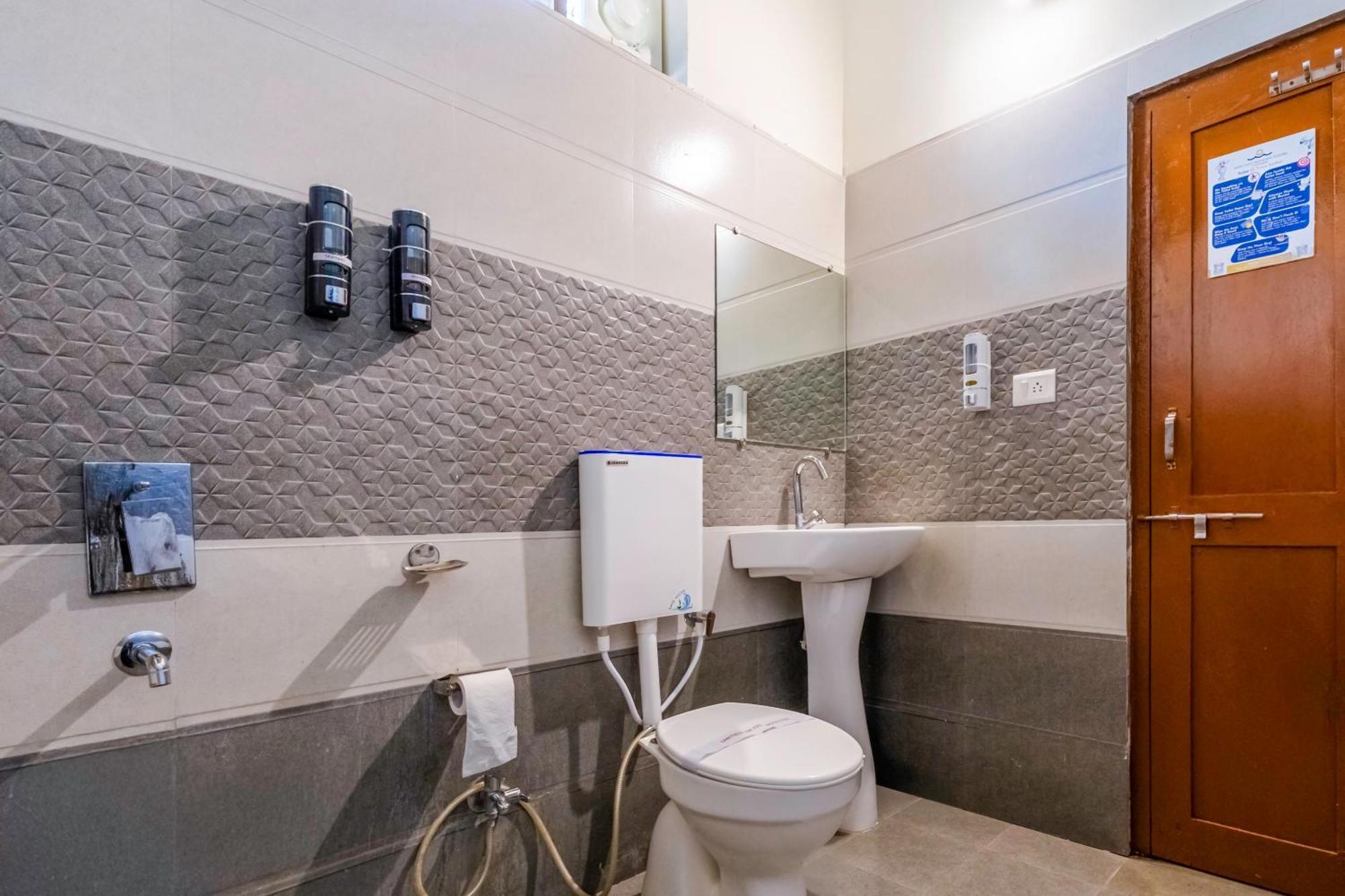 Wow Stayz2 Pachmarhi Foothill Cottages 외부 사진
