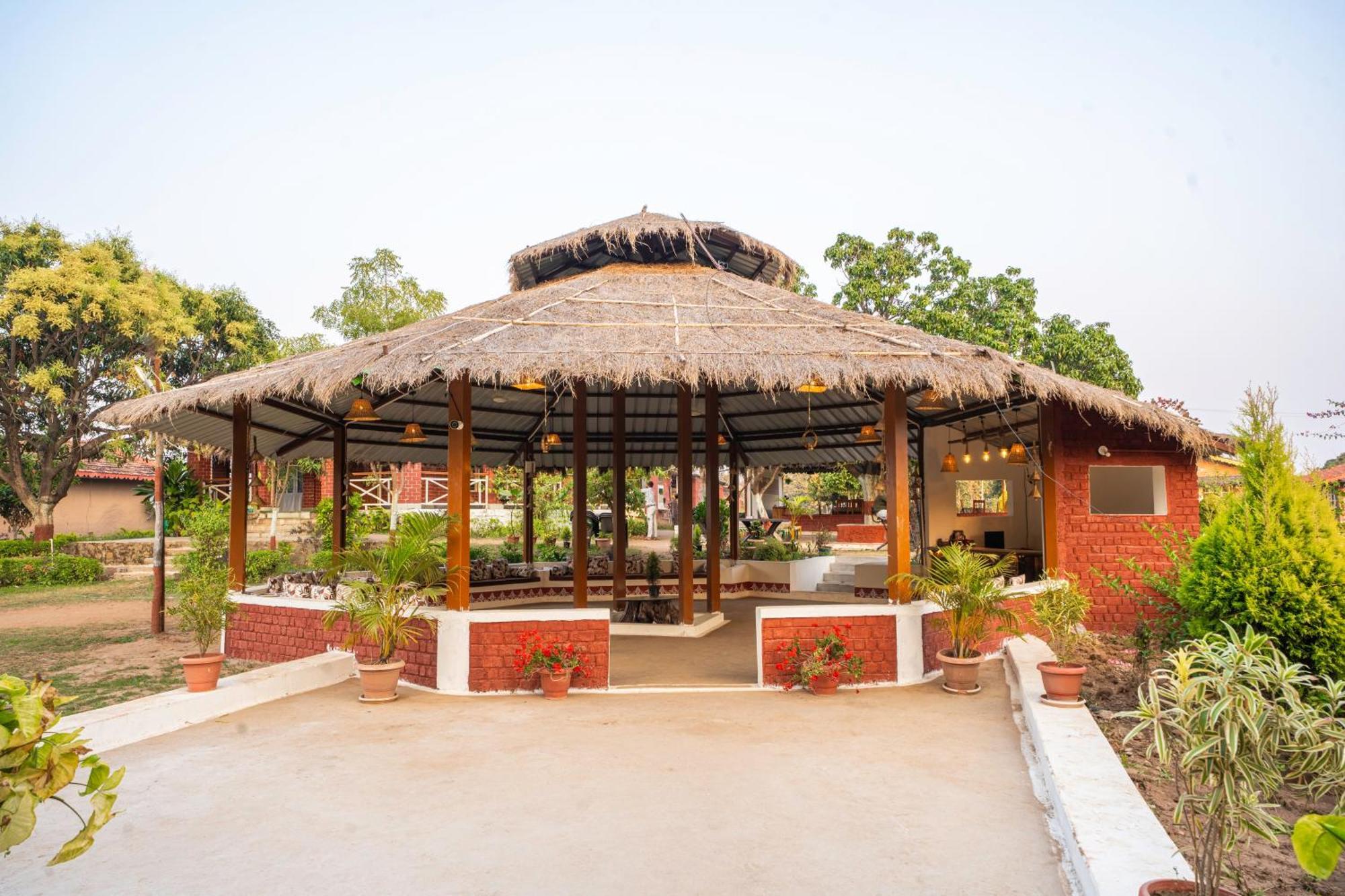 Wow Stayz2 Pachmarhi Foothill Cottages 외부 사진
