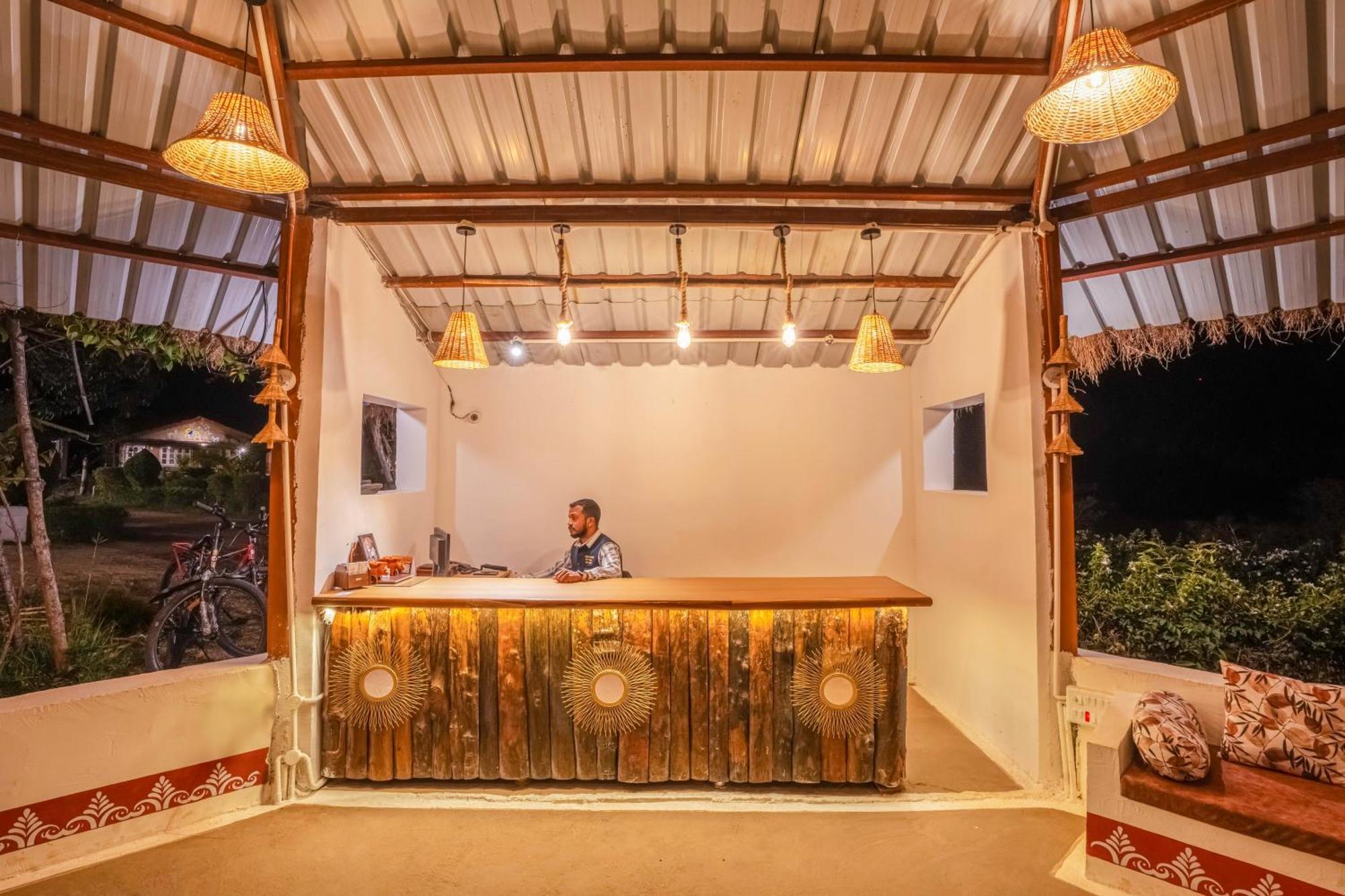 Wow Stayz2 Pachmarhi Foothill Cottages 외부 사진